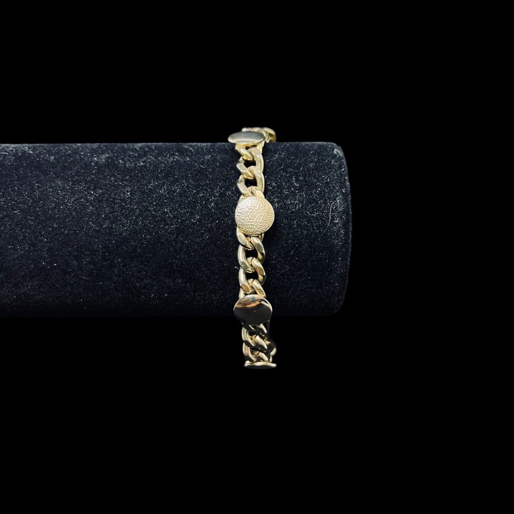 Gold Tone Curb Link Bracelet With Round Embellishments (5090)